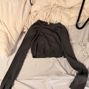 Marika Dark Gray Ribbed Long-Sleeve Cropped Tee